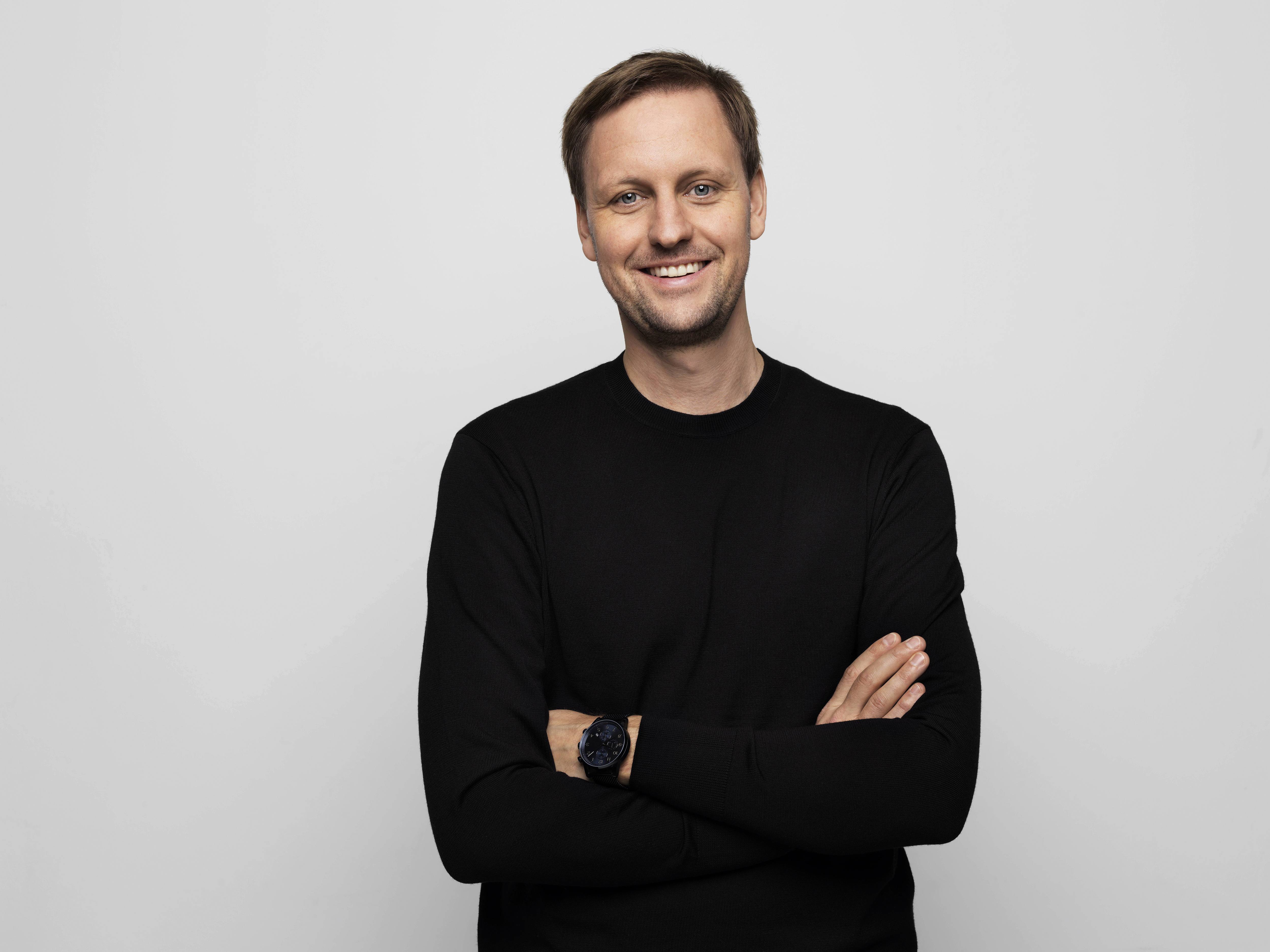 Das Bild zeigt Dr. Jan Goetzt, CEO und Mitgründer von IQM Quantum Computers