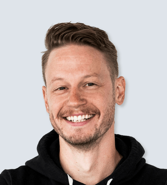 Das Bild zeigt CEO und Co-Founder Johannes B. Woehrstein von dem Unternehmen mbiomics