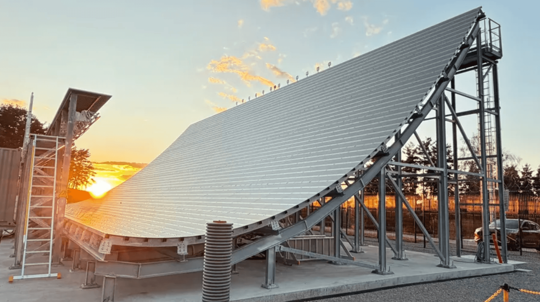 Das von Look Up in Monts-de-Randon (Lozère) eingesetzte SORASYS-1-System wird dem für Saint-Pierre-et-Miquelon geplanten SORASYS-3-System ähneln.